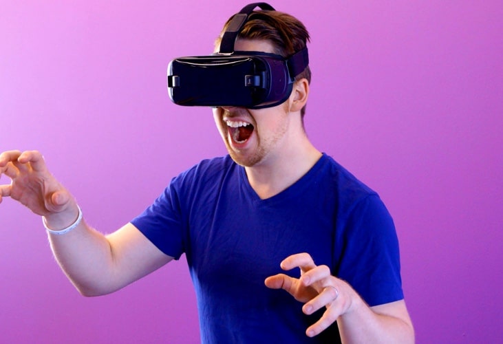 Man in vr glasses